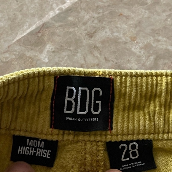 𝅺BDG Urban Outfitters Corduroy Jeans Pants Womens Size 28 Yellow Mom High Rise - Picture 8 of 13